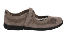 Load image into Gallery viewer, Traveler 02