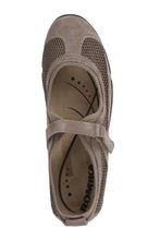 Load image into Gallery viewer, Traveler 02