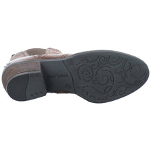 Load image into Gallery viewer, Daphne 47
